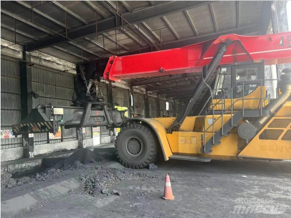 Sany SRSC 45 Reach-Stacker