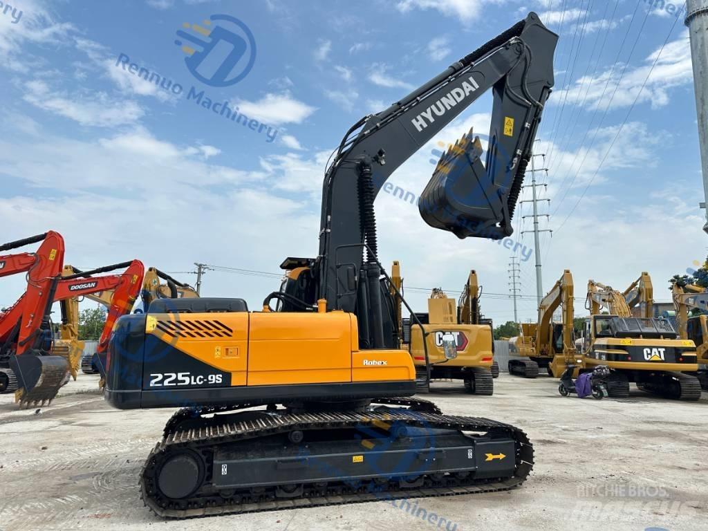 Hyundai 225LC-9S Raupenbagger