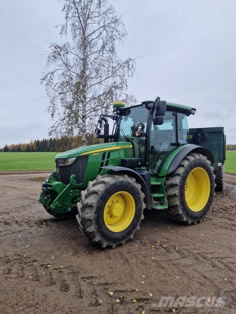 John Deere 5125R Traktoren