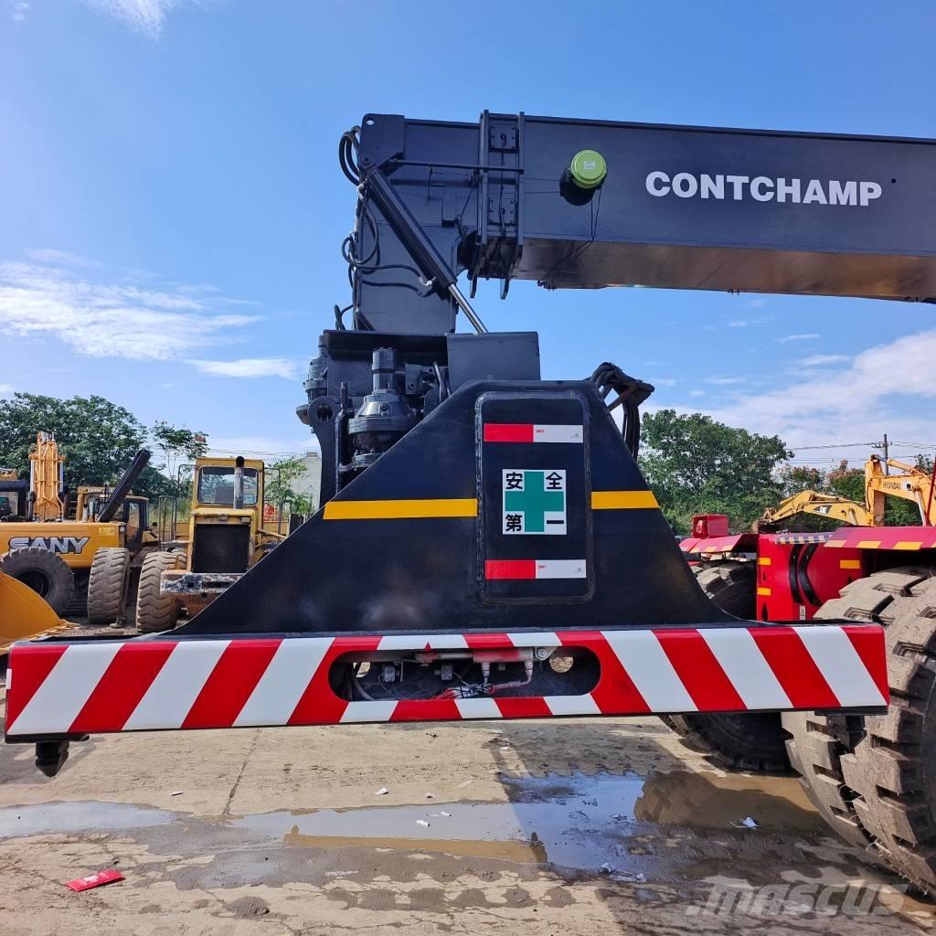 Kalmar DRF 450 Reach-Stacker