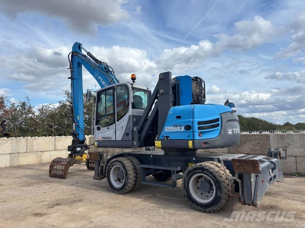 Fuchs MHL 250 Materialumschlag