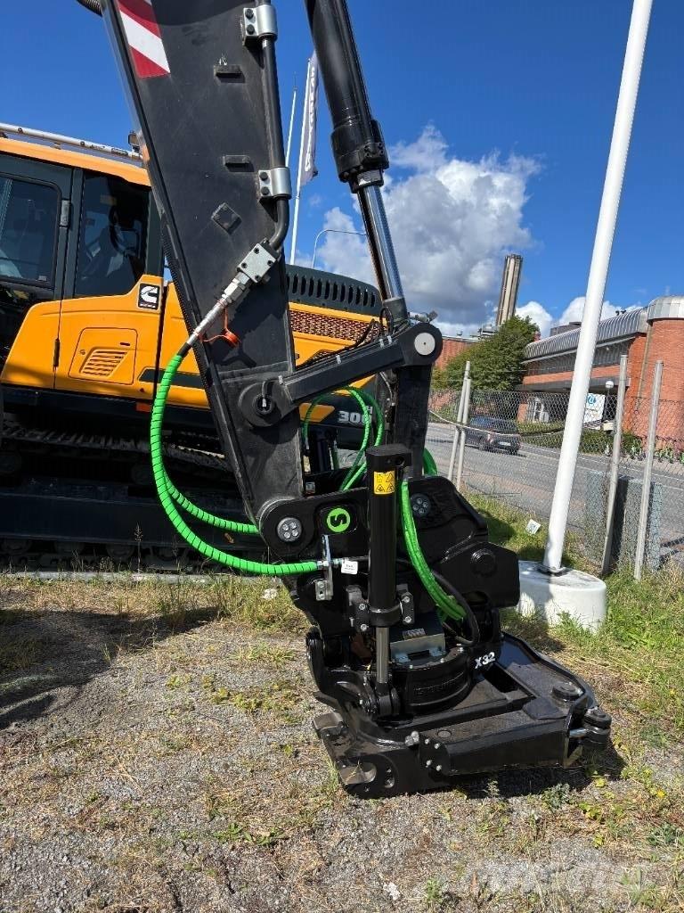 Hyundai HX300A L Raupenbagger