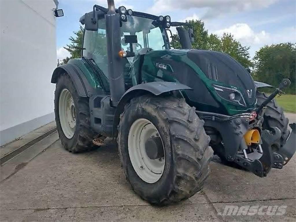 Valtra T 174 E Traktoren