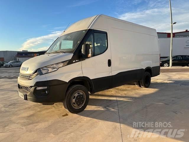 Iveco 35C 12 Lieferwagen