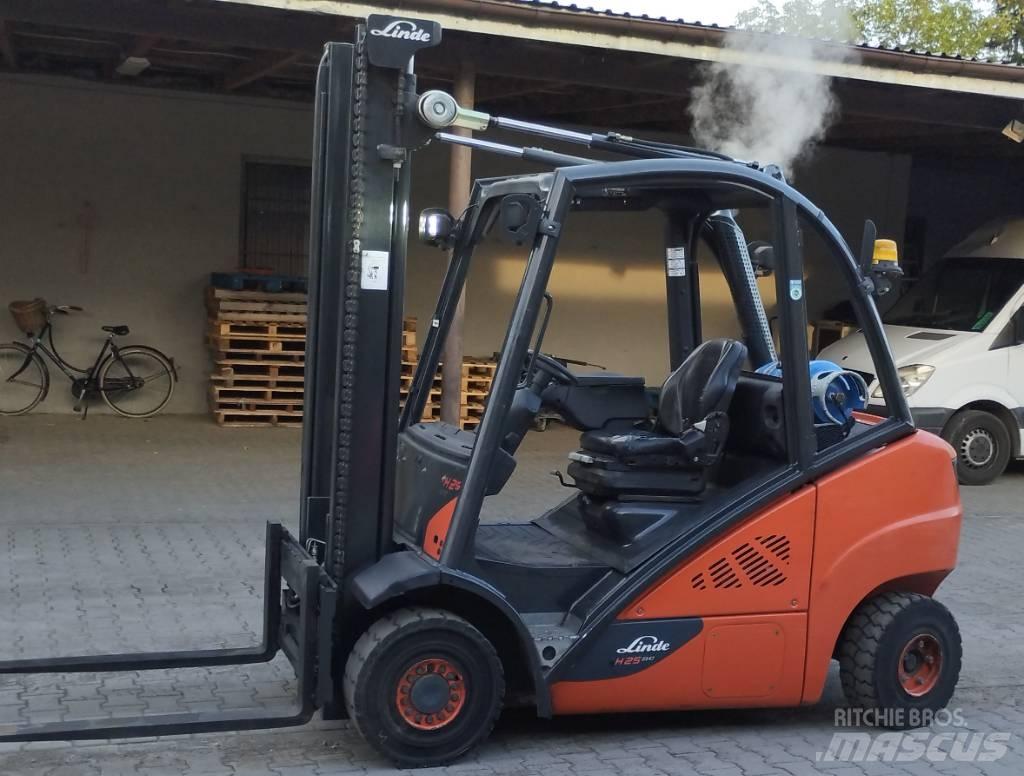 Linde H 25 T - 02 Gasstapler