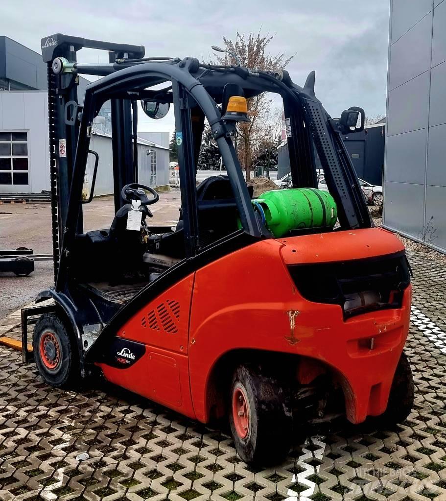 Linde H 25 T - 02 Gasstapler