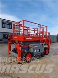 SkyJack SJ 6832 RT Scheren-Arbeitsbühnen