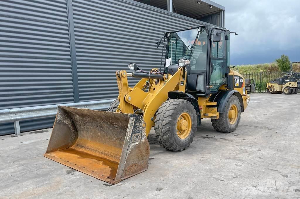 CAT 907M Radlader