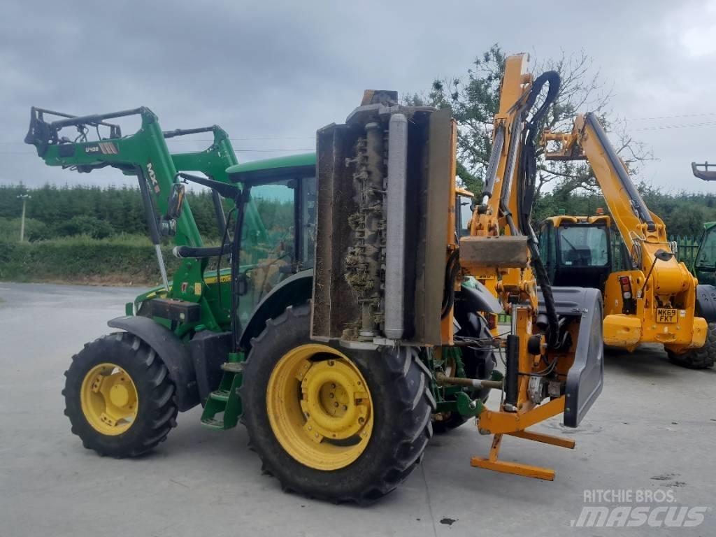 John Deere 5100 R Traktoren