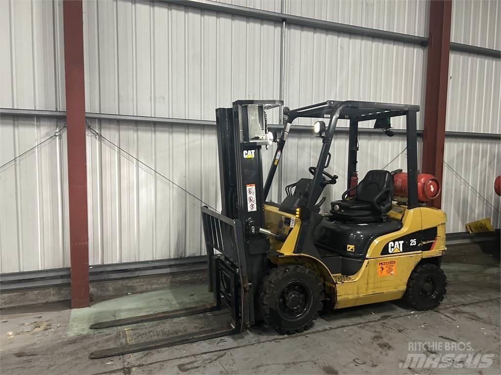 CAT GP25NT Gasstapler