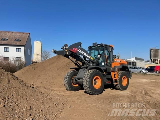 Doosan DL 220 Radlader