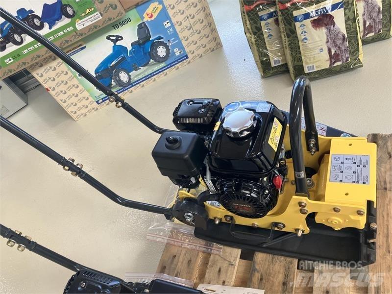  - - - BOMAG BVP10/36 Sonstige Landmaschinen