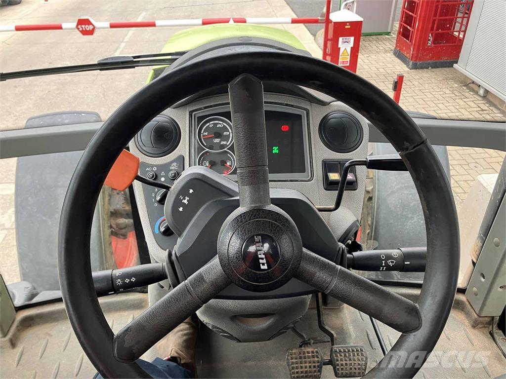 CLAAS Arion 620C Traktoren