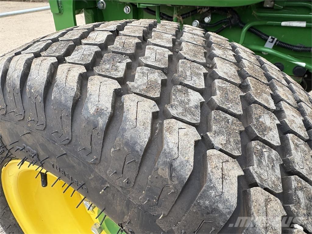 John Deere 4066R Kleintraktoren