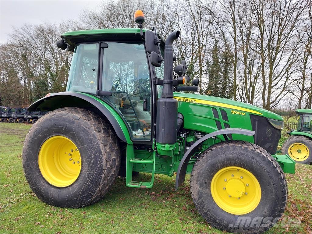 John Deere 5100M Traktoren