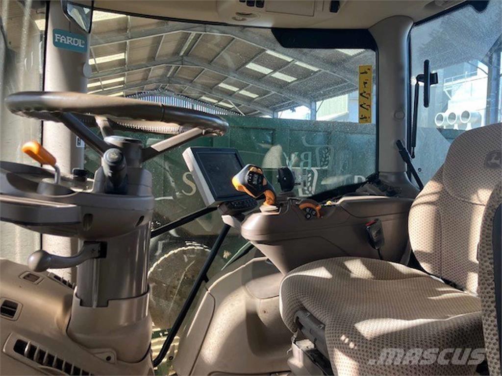John Deere 6215R Traktoren