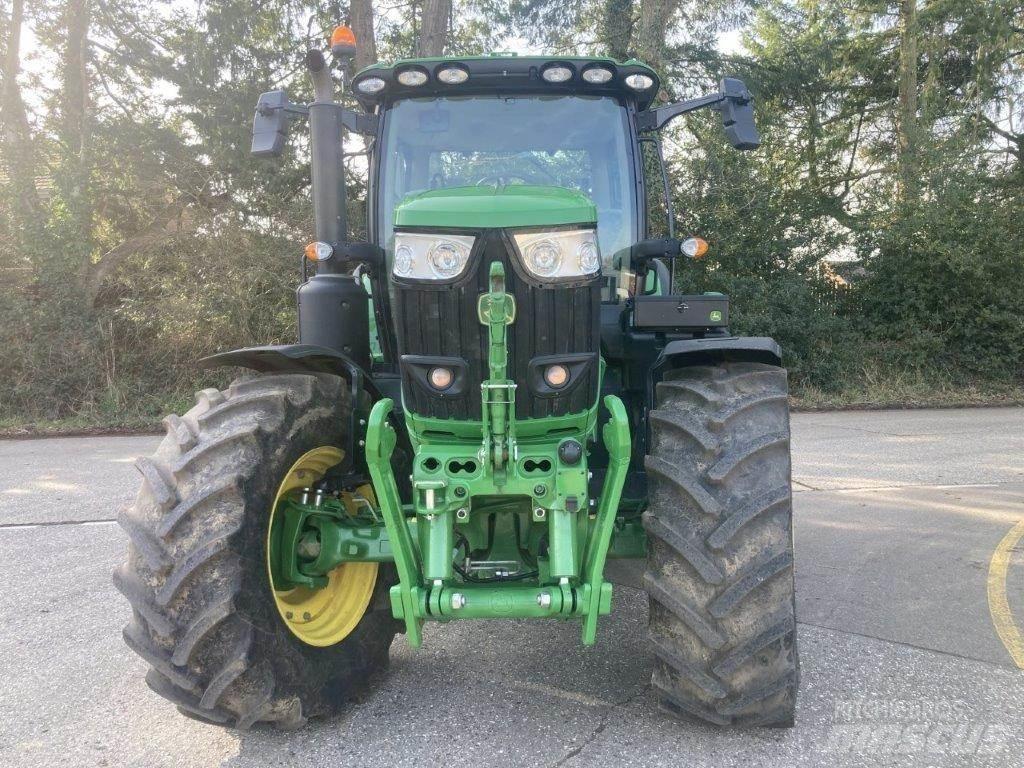 John Deere 6R 215 Traktoren