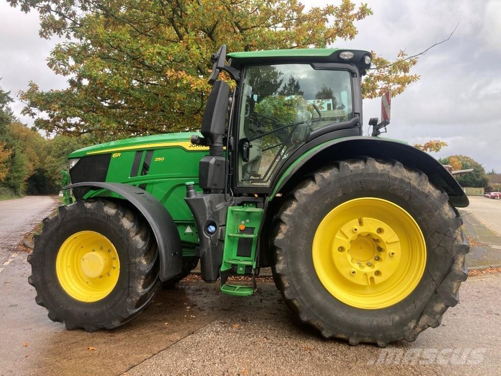 John Deere 6R 250 Traktoren
