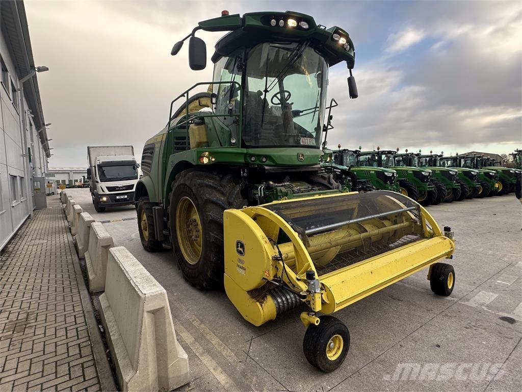 John Deere 8600i Selbstfahrende Häcksler