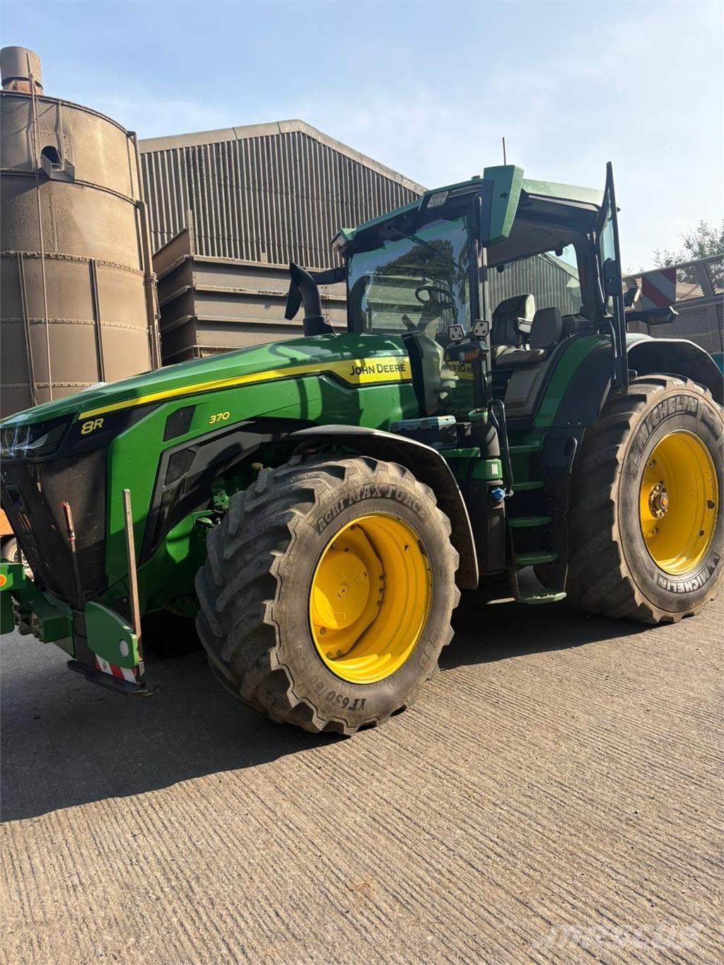 John Deere 8R 370 Traktoren
