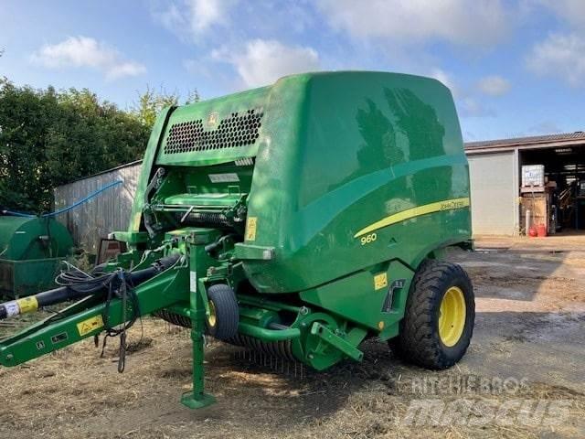 John Deere 960 Quaderpressen