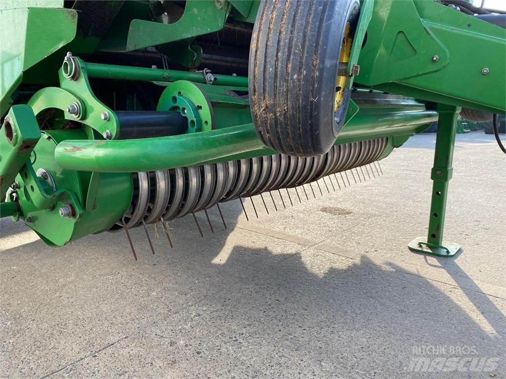 John Deere 960 Quaderpressen