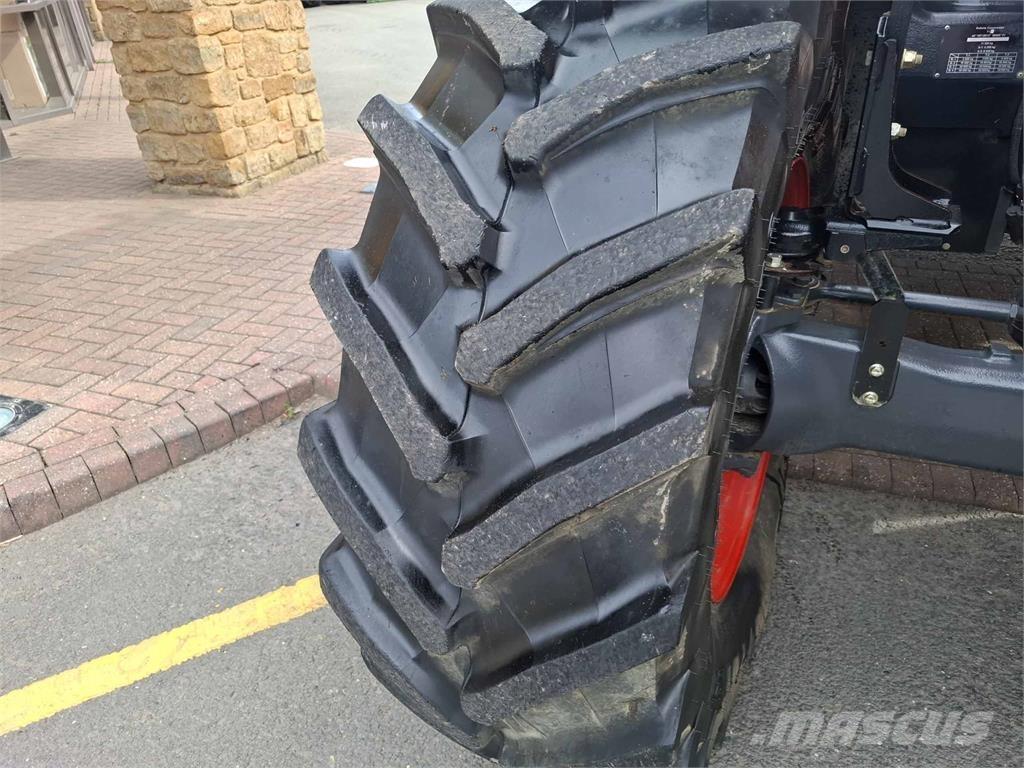 Kubota M7153 Traktoren