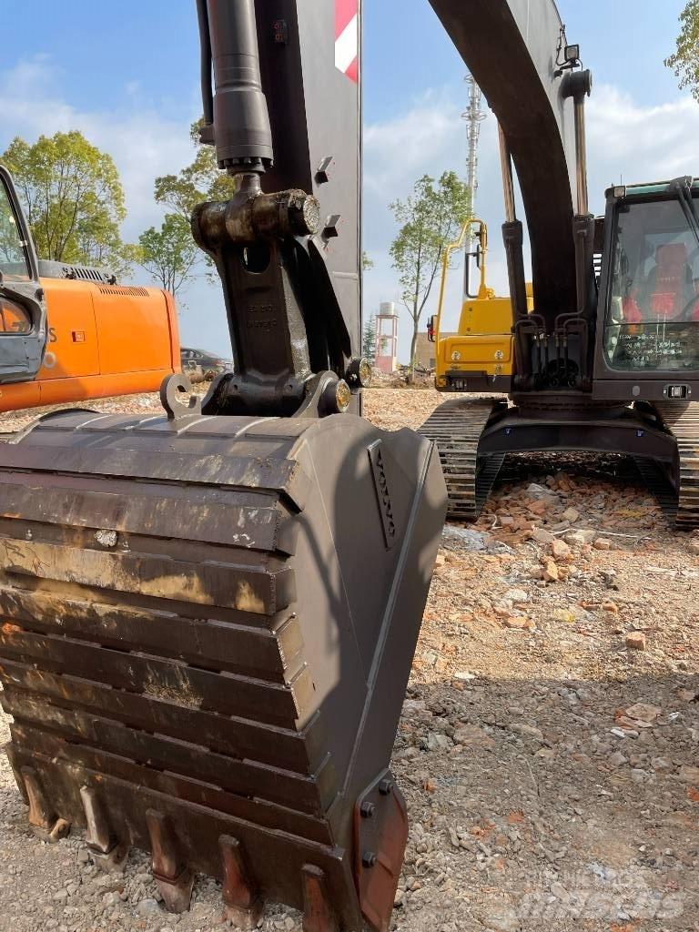 Volvo 220D Raupenbagger