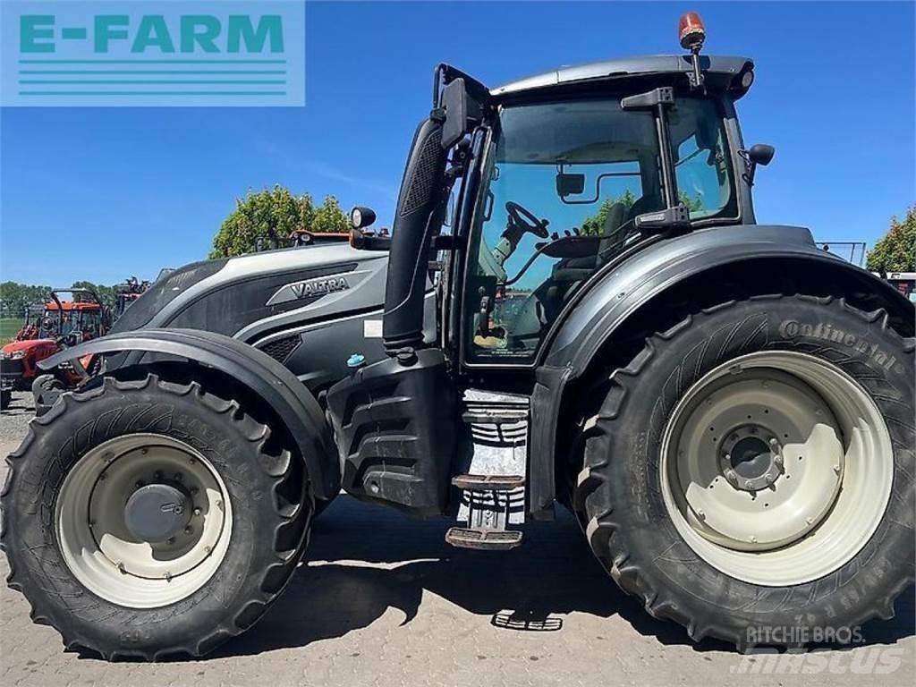 Valtra t174es Traktoren