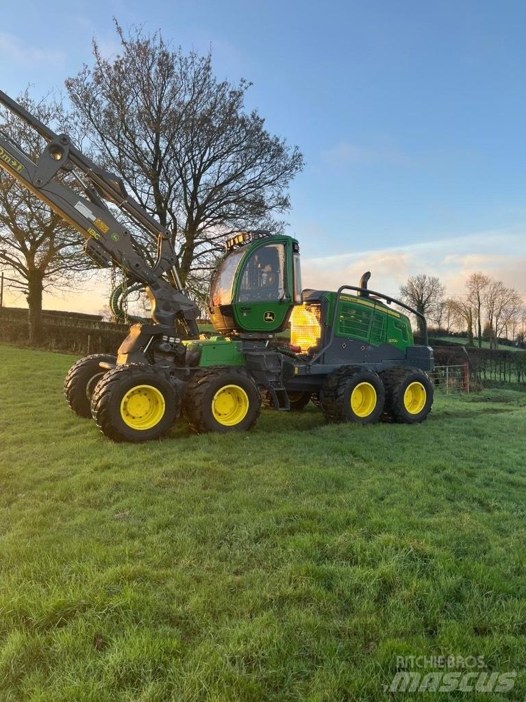 John Deere 1270G 8WD Harvester
