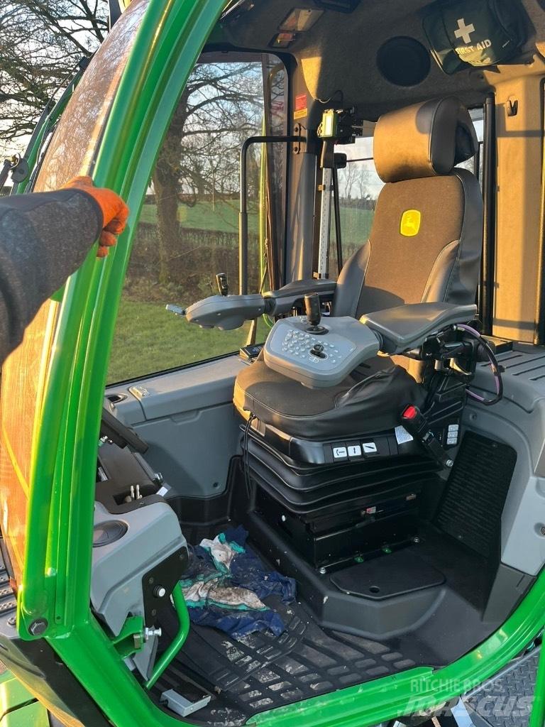 John Deere 1270G 8WD Harvester
