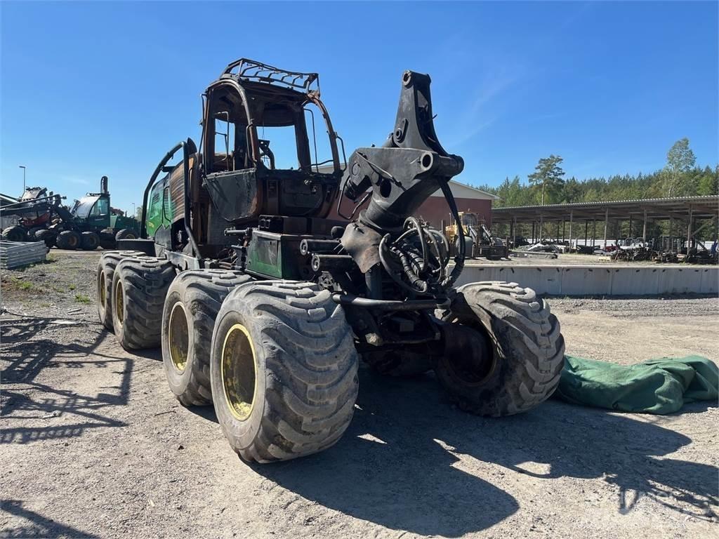 John Deere 1270E Harvester