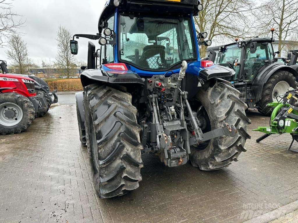 Valtra G125EA Traktoren