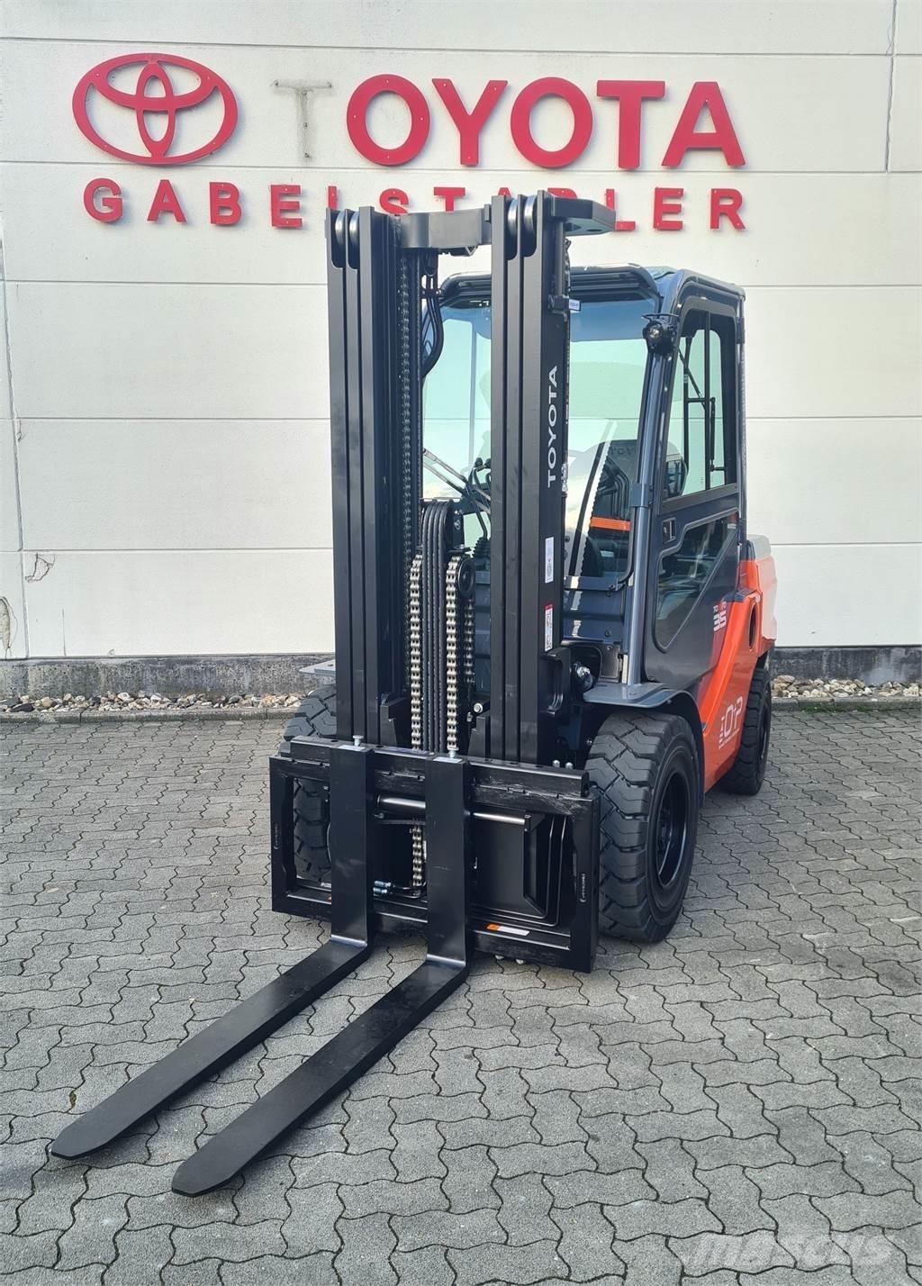Toyota 52-8FDJF35 Dieselstapler