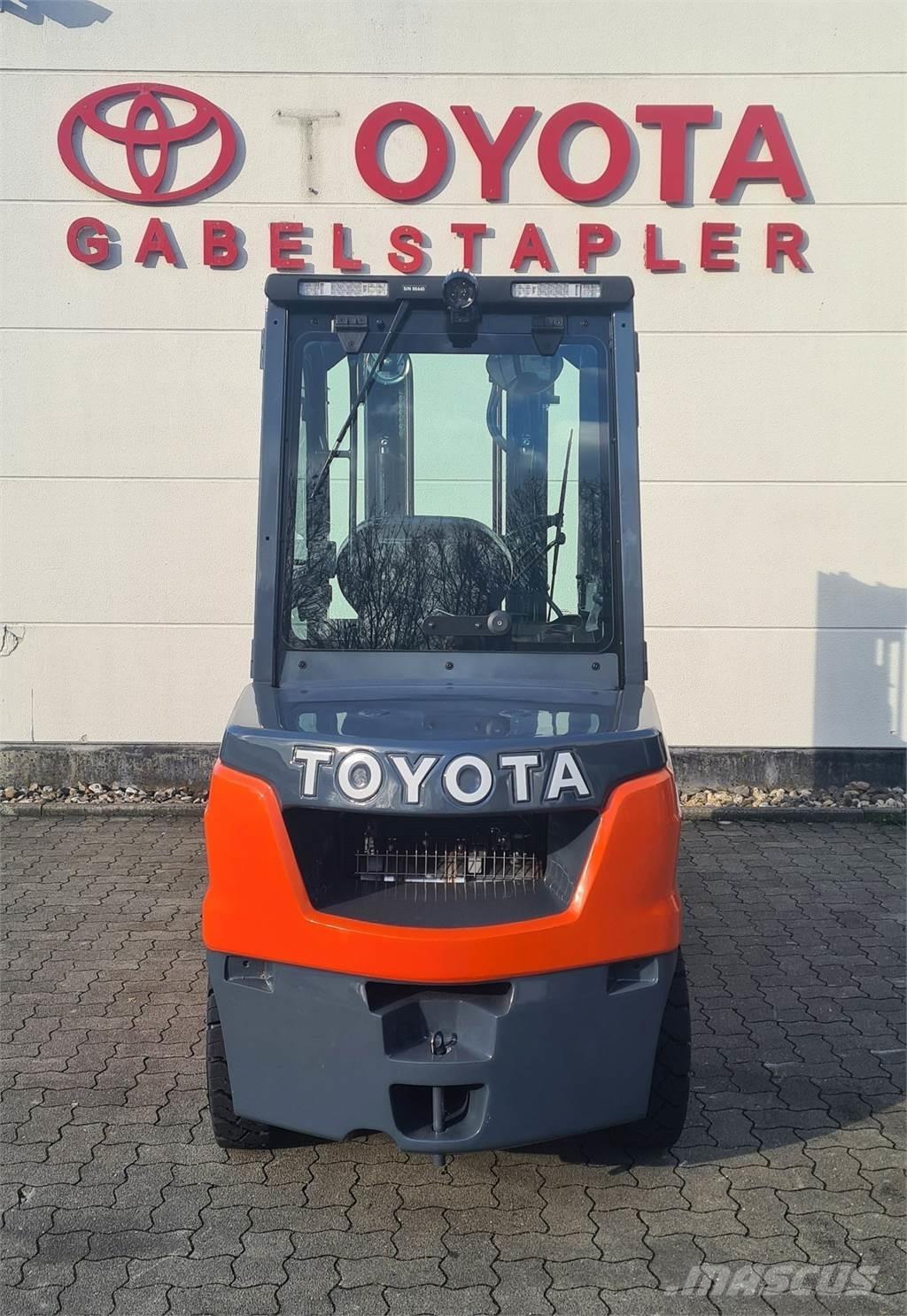 Toyota 52-8FDJF35 Dieselstapler