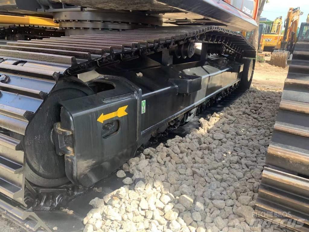 Doosan DX 225 Raupenbagger