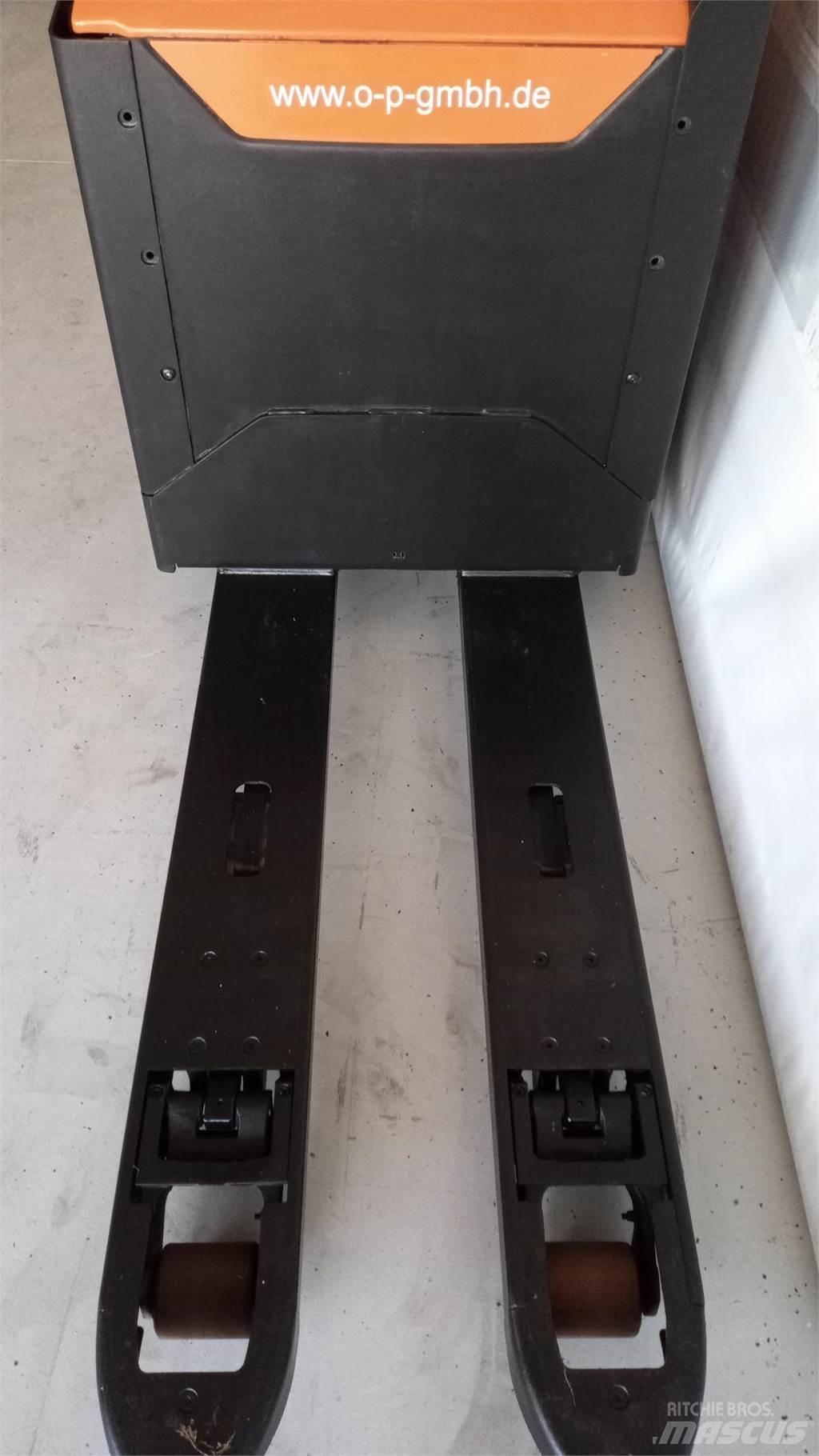 Toyota LPE 200 Niedergabelstapler