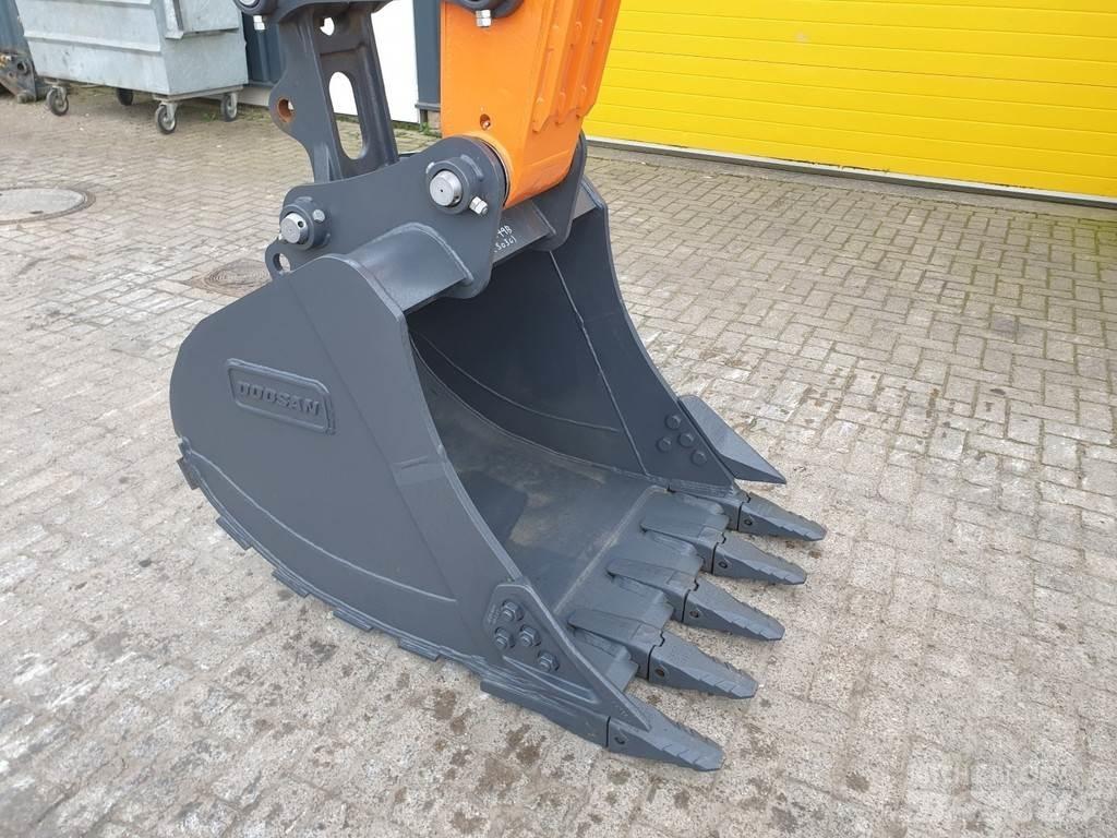 Develon DX140LC Raupenbagger