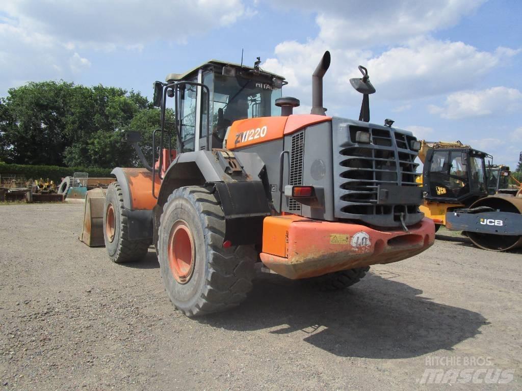 Hitachi ZW 220  Waage Radlader