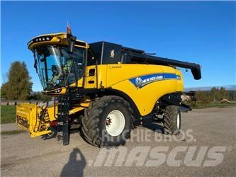 New Holland CX 8.70 Mähdrescher