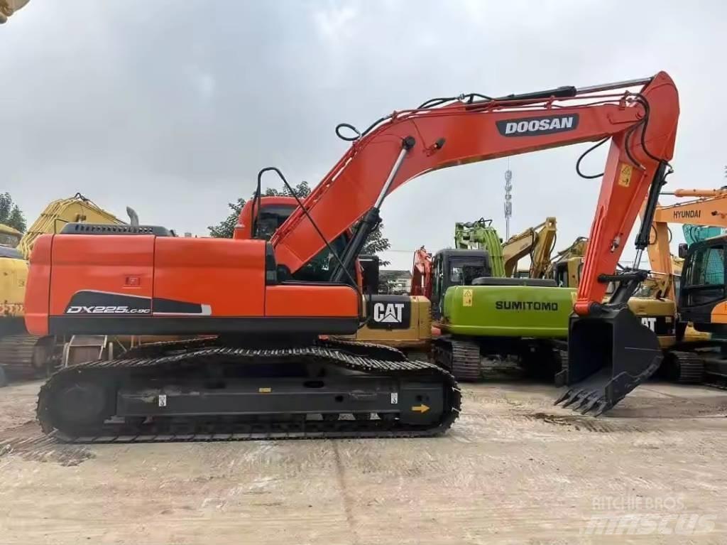 Doosan DX 225 LC-9C Raupenbagger
