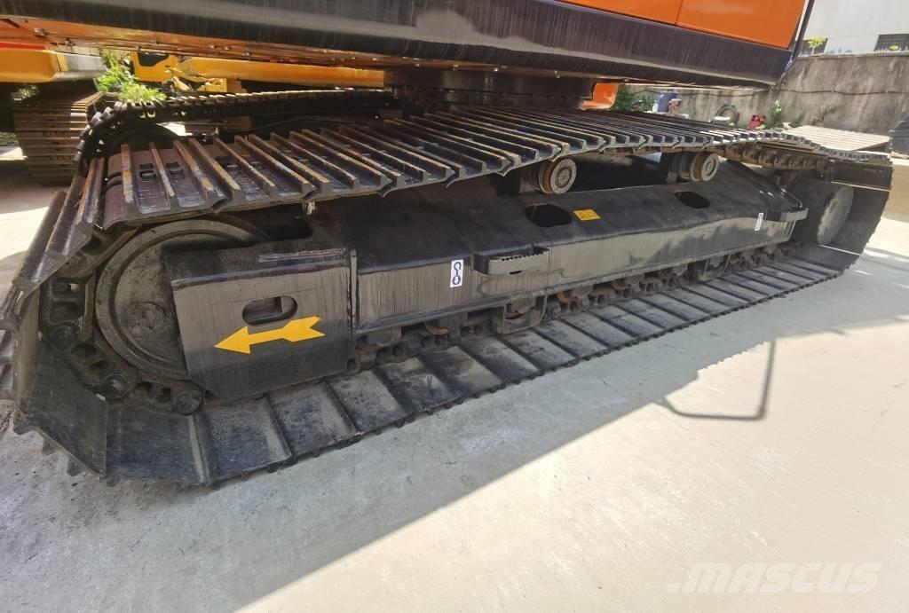 Doosan DX 225 LC Raupenbagger