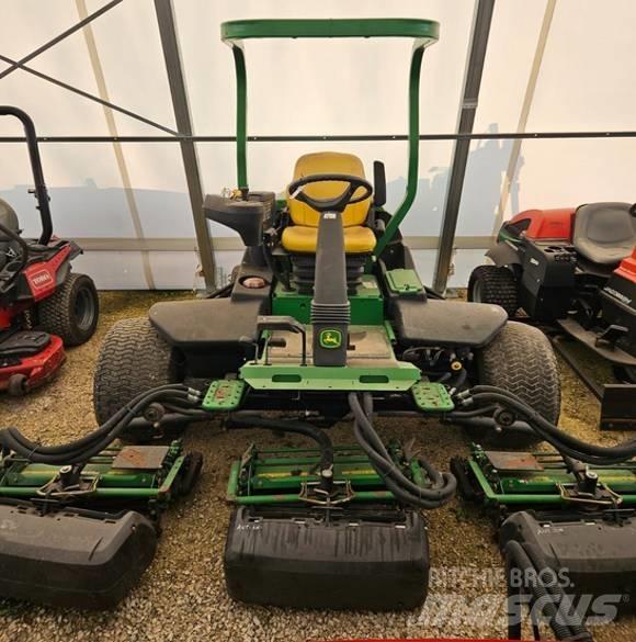 John Deere 8700 Fairway-Mäher