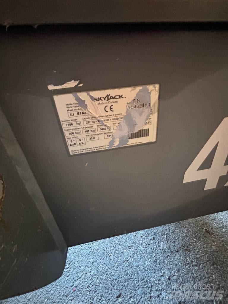 SkyJack SJ 51 AJ Gelenkteleskoparbeitsbühnen