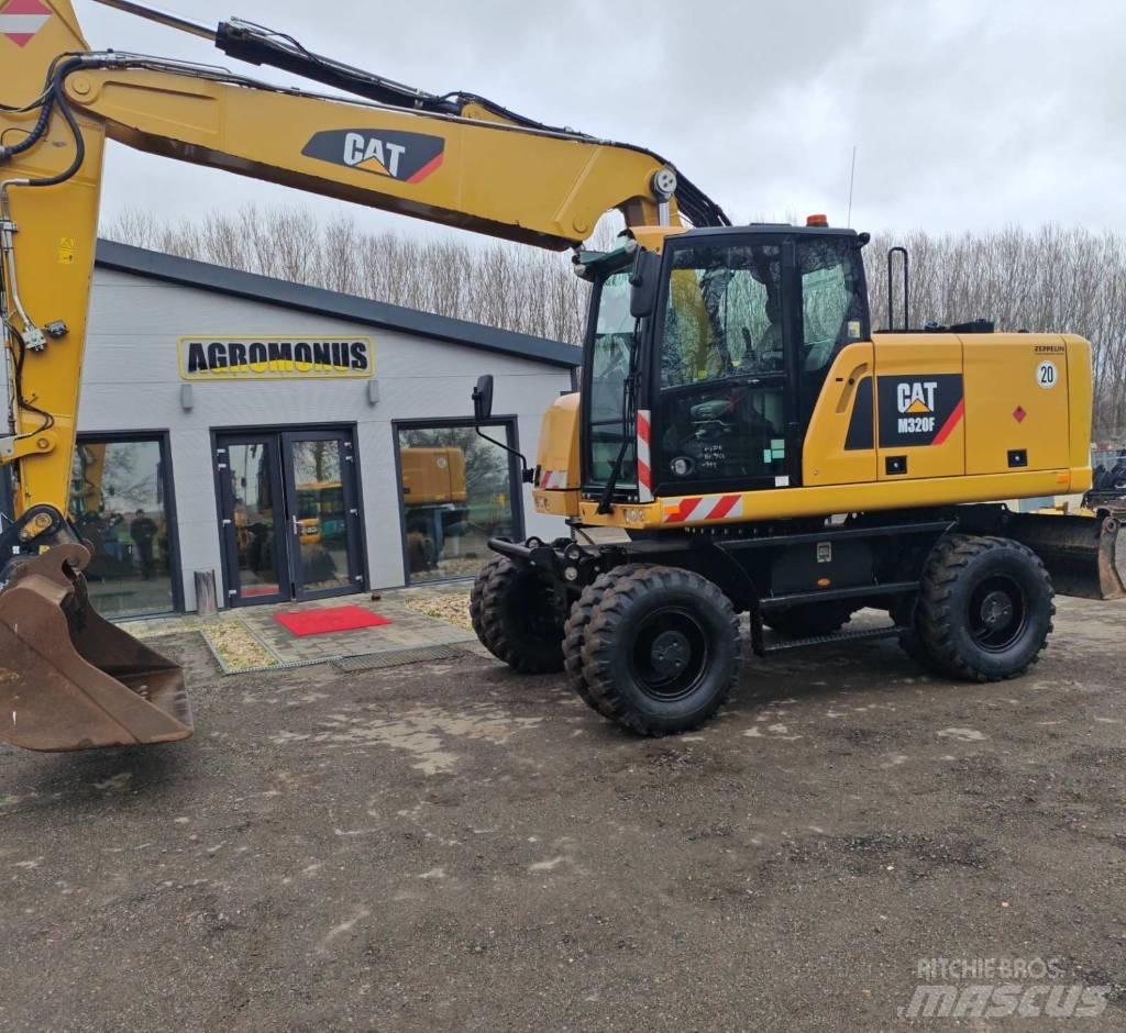 CAT M320 F Mobilbagger
