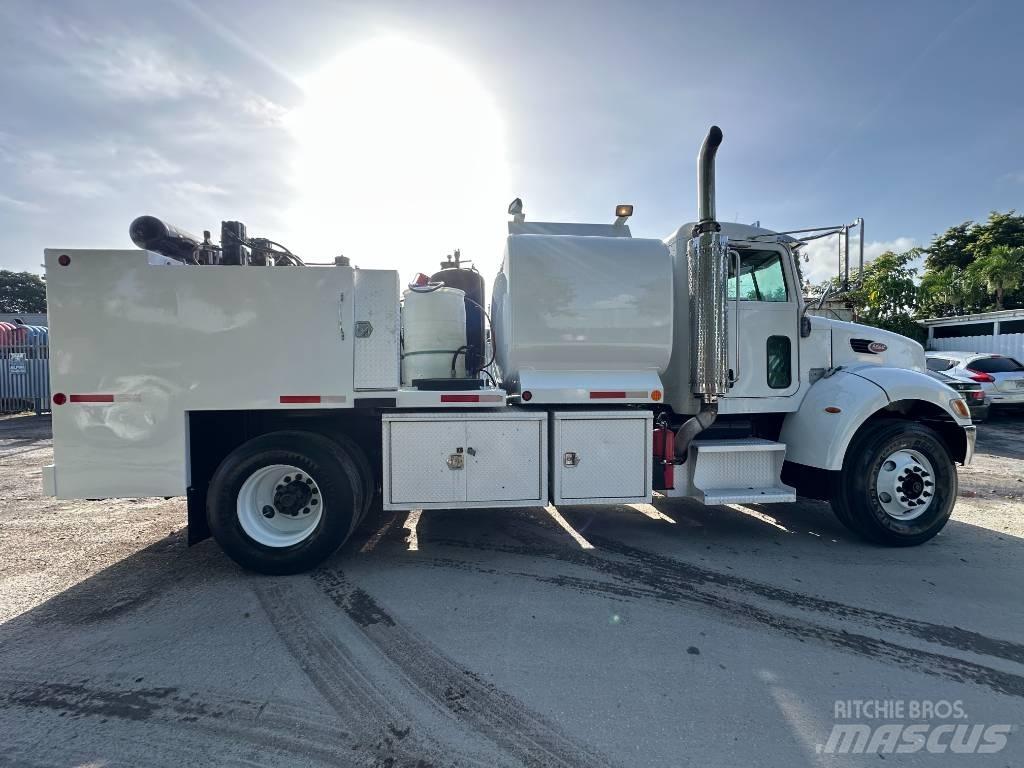 Peterbilt 335 Tankwagen