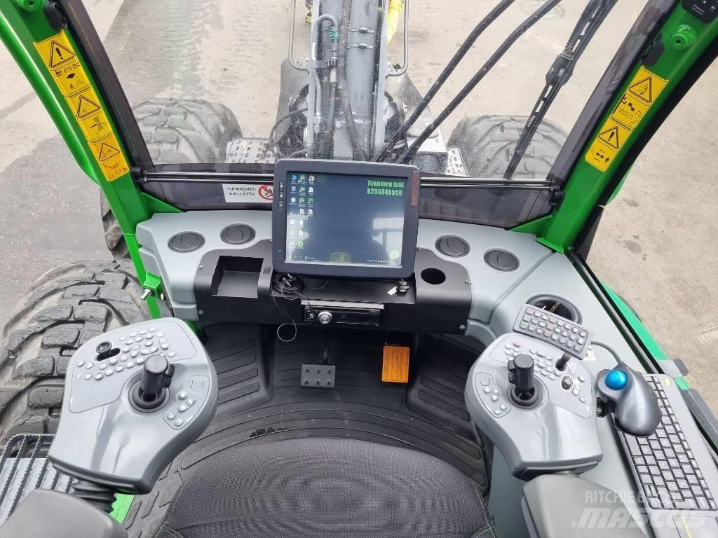 John Deere 1170 G Harvester