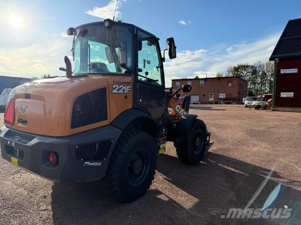 CASE 221 F Evolution Kompaktlader