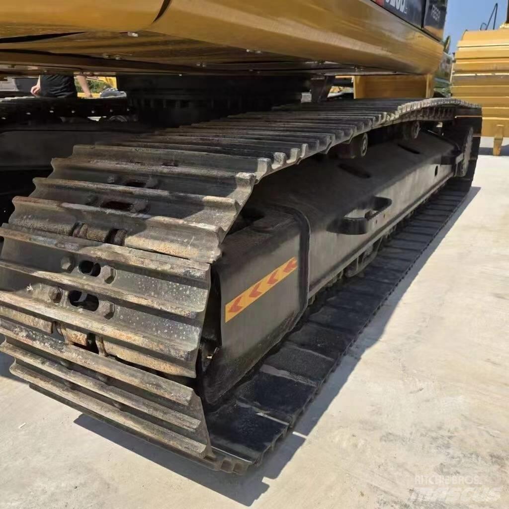 CAT 323 D Raupenbagger