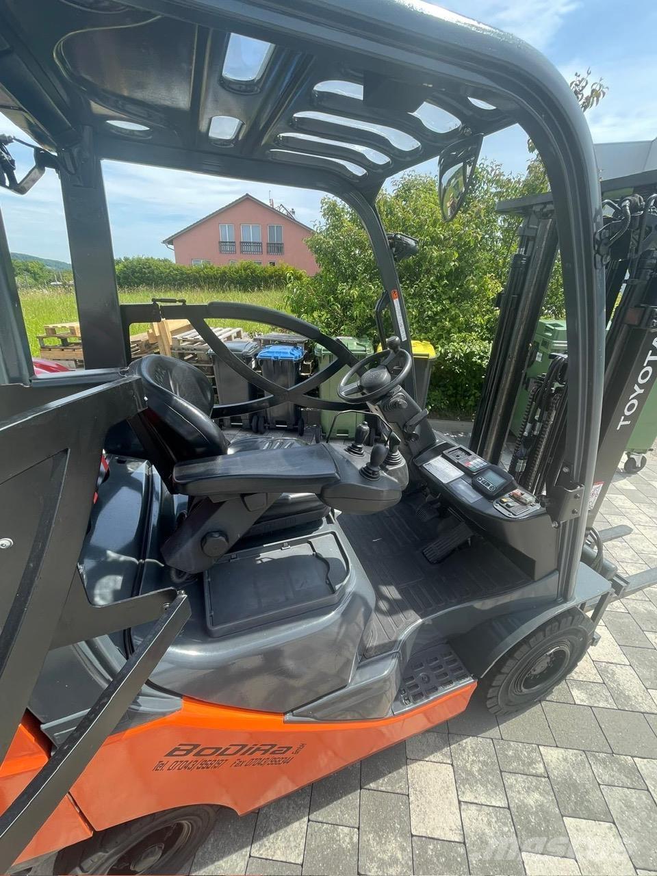 Toyota 02-8FGF18 Gasstapler